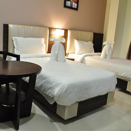 Royal Inn Khandwa Exterior foto