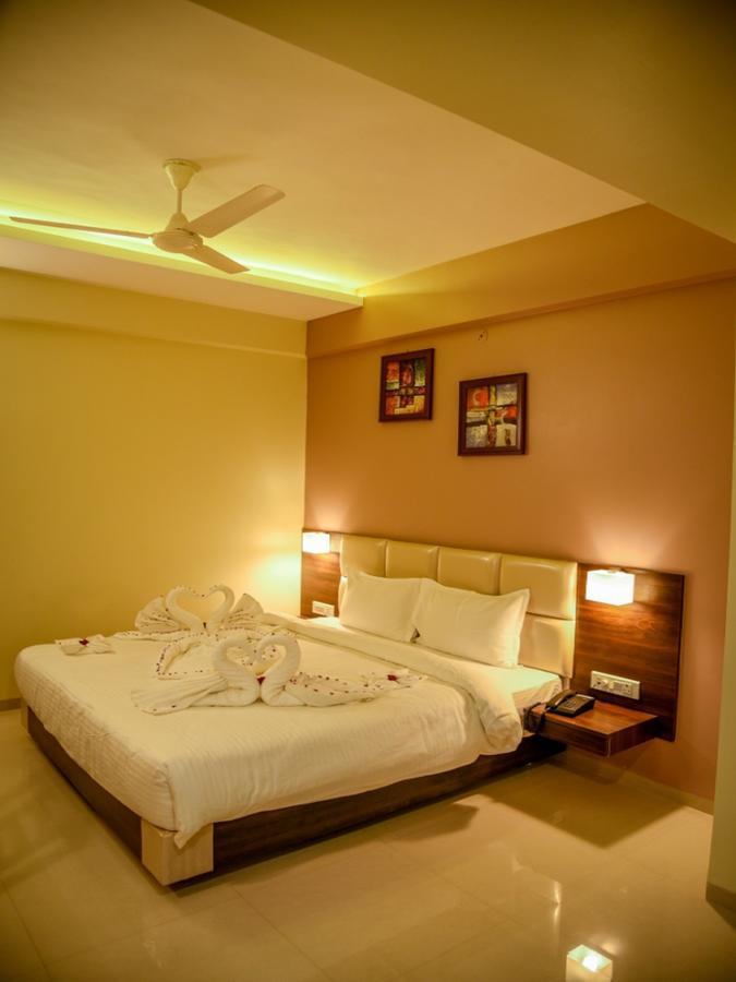Royal Inn Khandwa Exterior foto