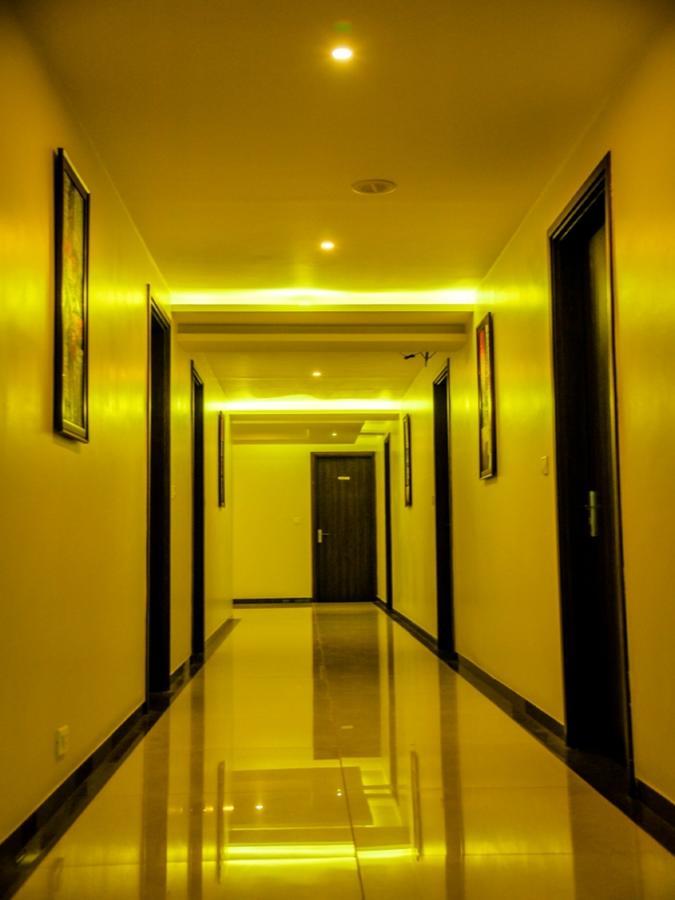Royal Inn Khandwa Exterior foto