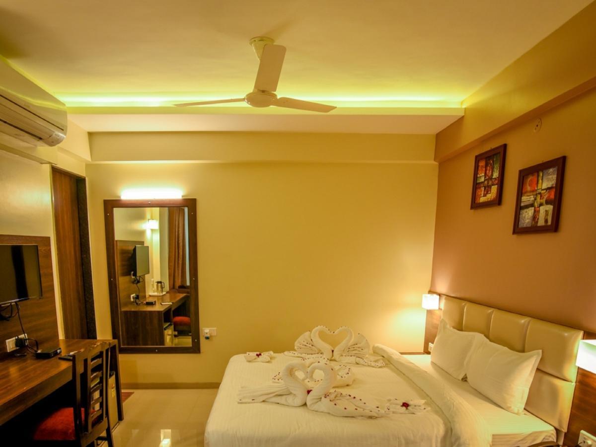Royal Inn Khandwa Exterior foto